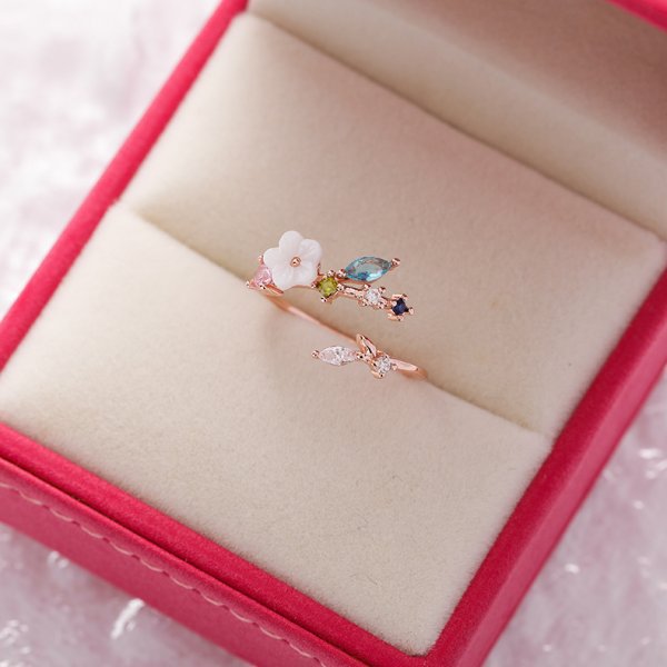 Women's High-grade Sweet Love Heart Flowers Open Rings
