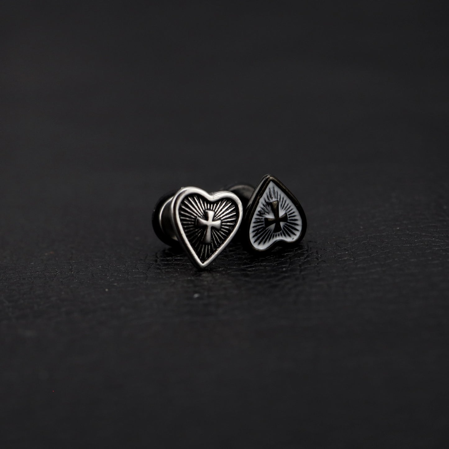 Women's & Men's Heart-shaped Oil Dripping Cross Ear Bone Retro Personality Rings