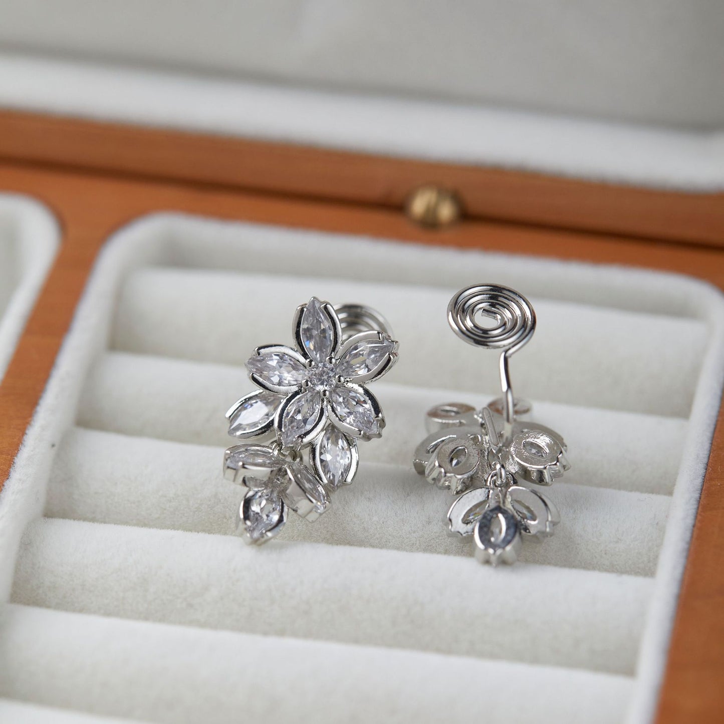 Women's Zircon Flower High-grade Suitable For Summer Rings