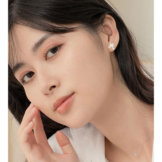 Women's Fresh Cute Korean Style Flower-de-luce Ear Bone Sweet Temperament Earrings