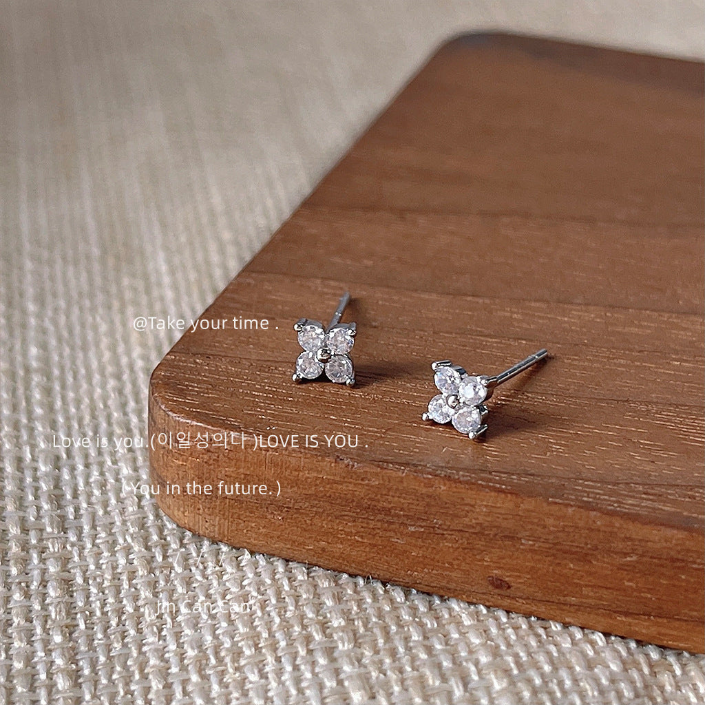 Micro Inlaid Zircon Sier Needle Plated Simple Fresh Earrings