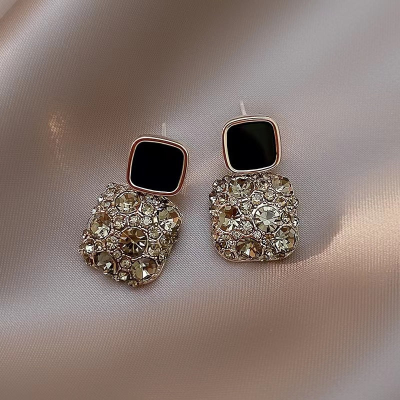 Women's Retro Square Diamond Elegant Geometric Eardrops Earrings