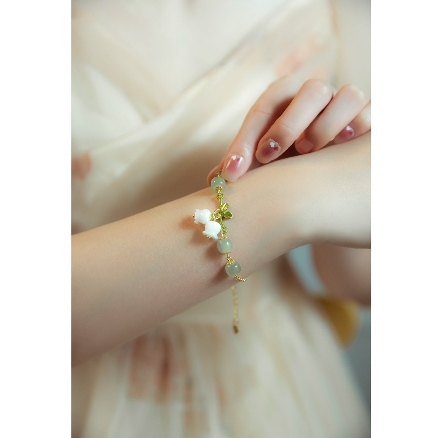 Women's Buckle Imitation Jade Crystal String Beads Flower Bracelets