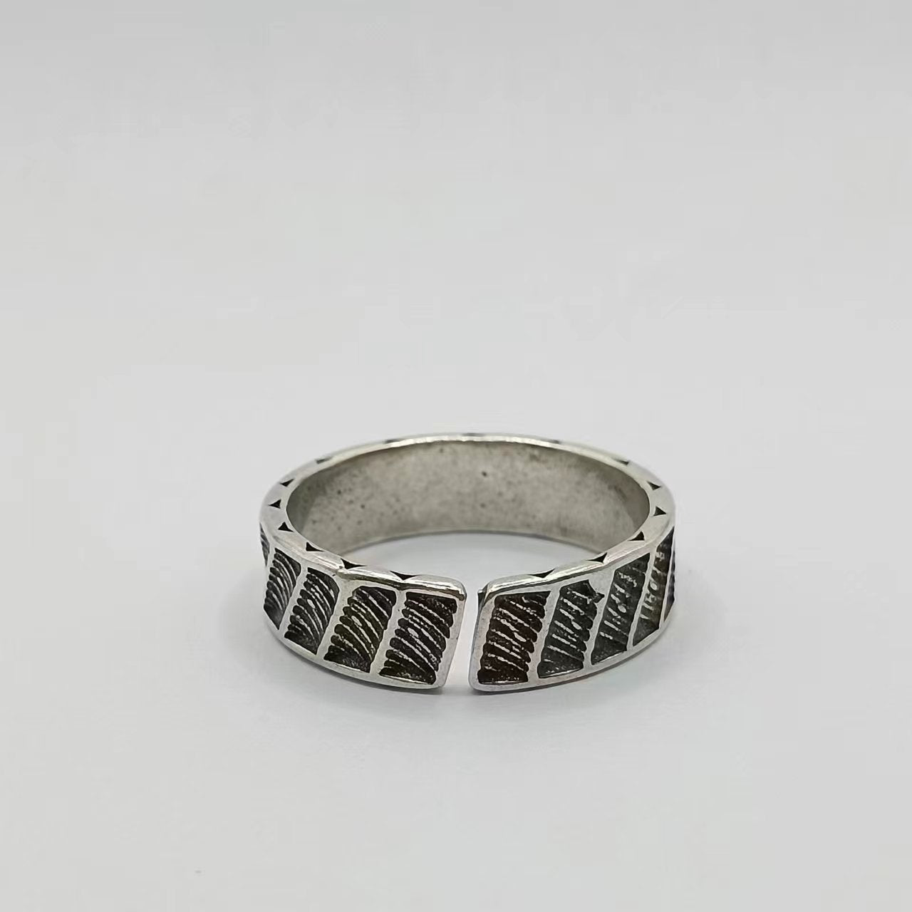 Men's Chiba Vintage Thai Sier From The Hand-made Open Ring