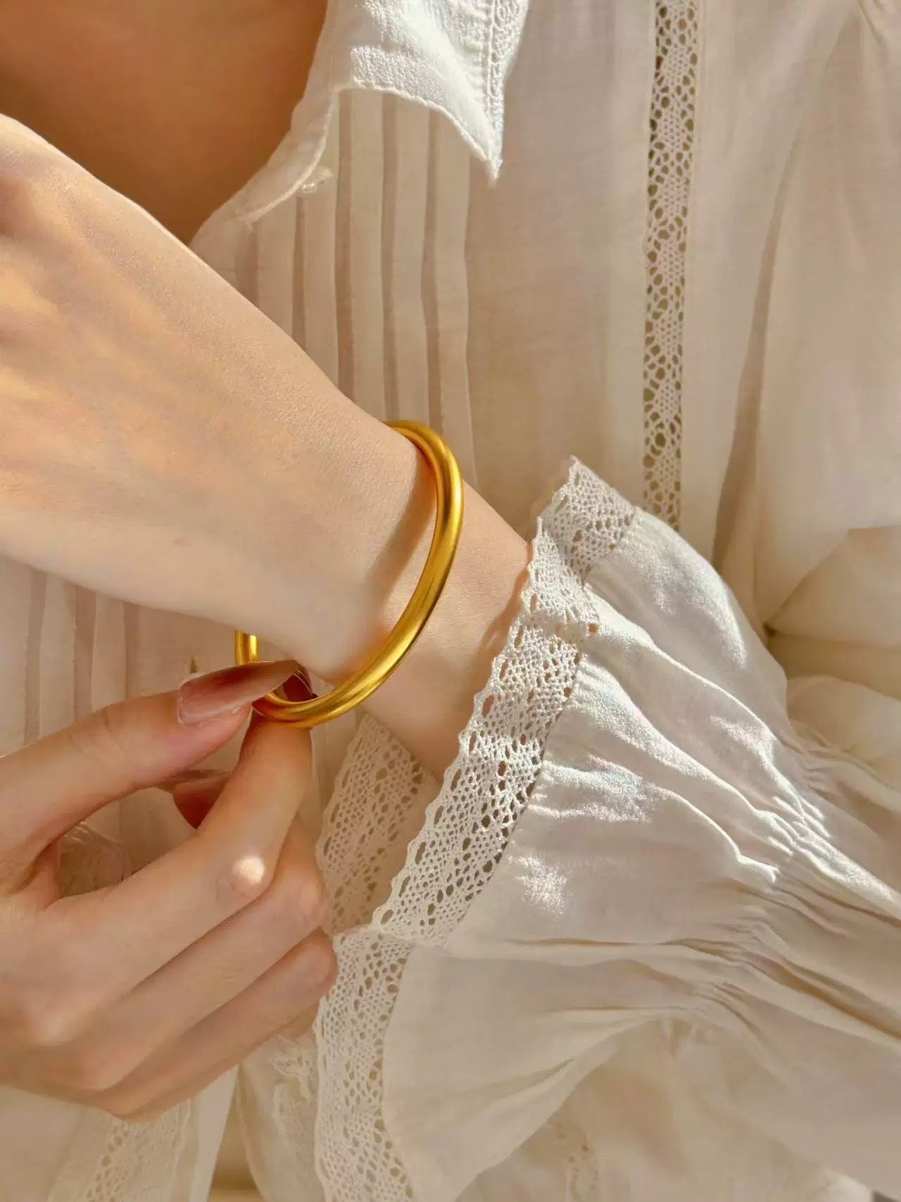 Gold Shop Solid Alluvial Heritage Frosted Simple Bracelet
