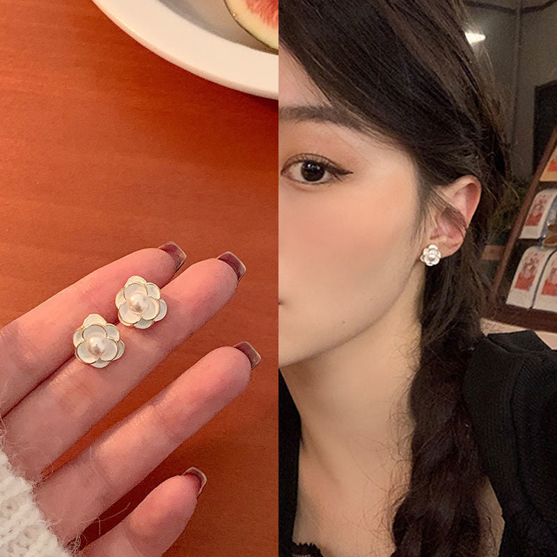 Fresh Sweet Cartoon Bunny Bear Love Heart Minority Design Refined Stud Earrings