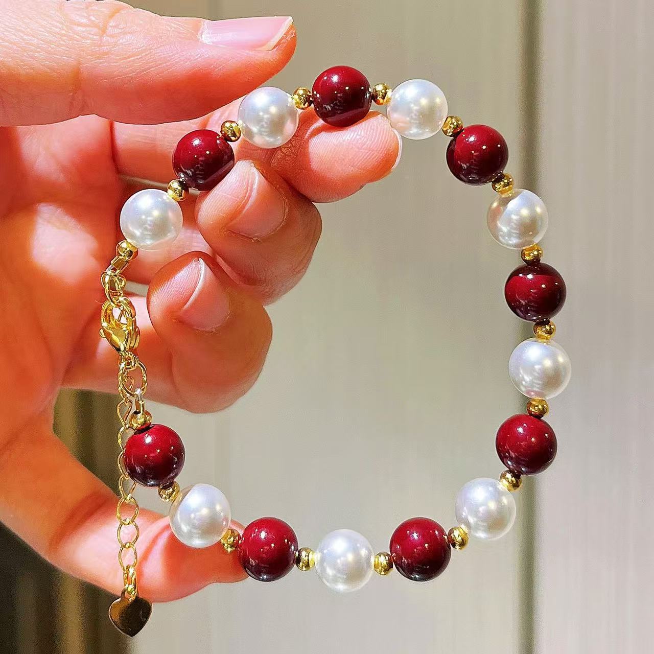 High Quality Red Cold White Pearl Necklace