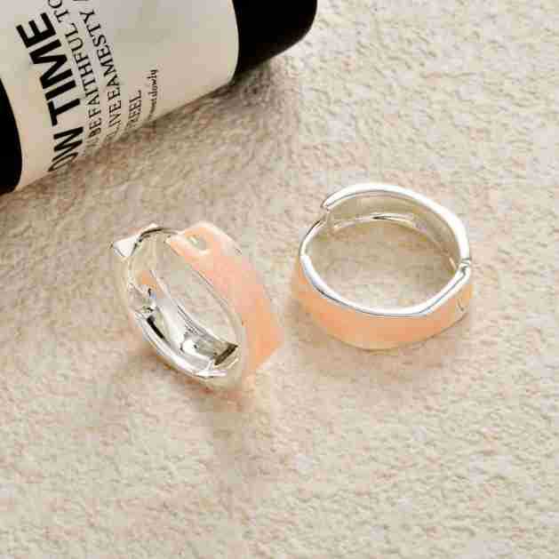 Women's Sweet Elegance Niche Design Ear Clip Earrings