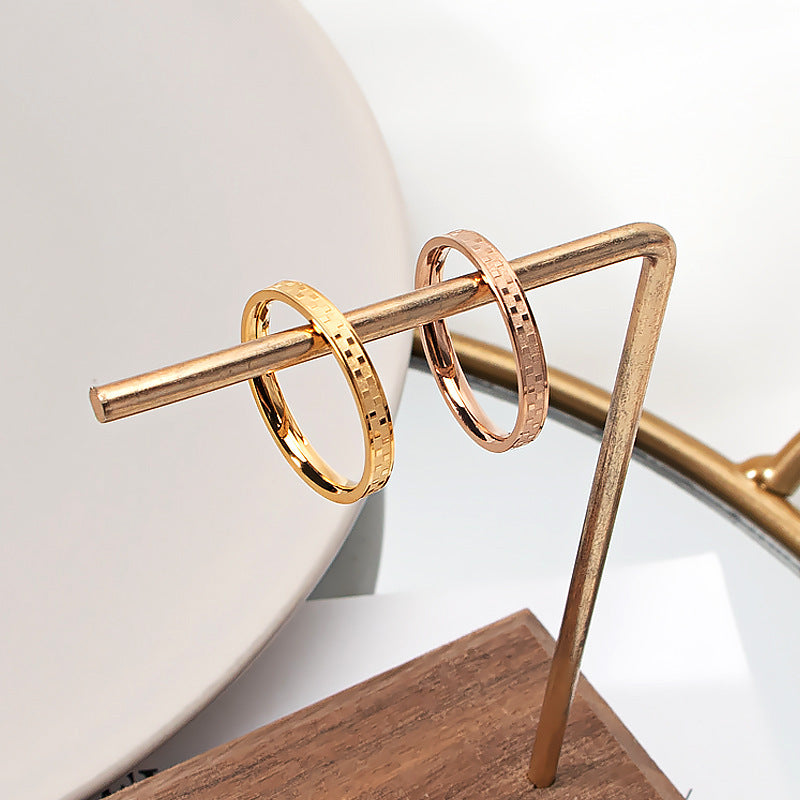 Women's Simple Plaid Gold Plated Light Luxury Rings