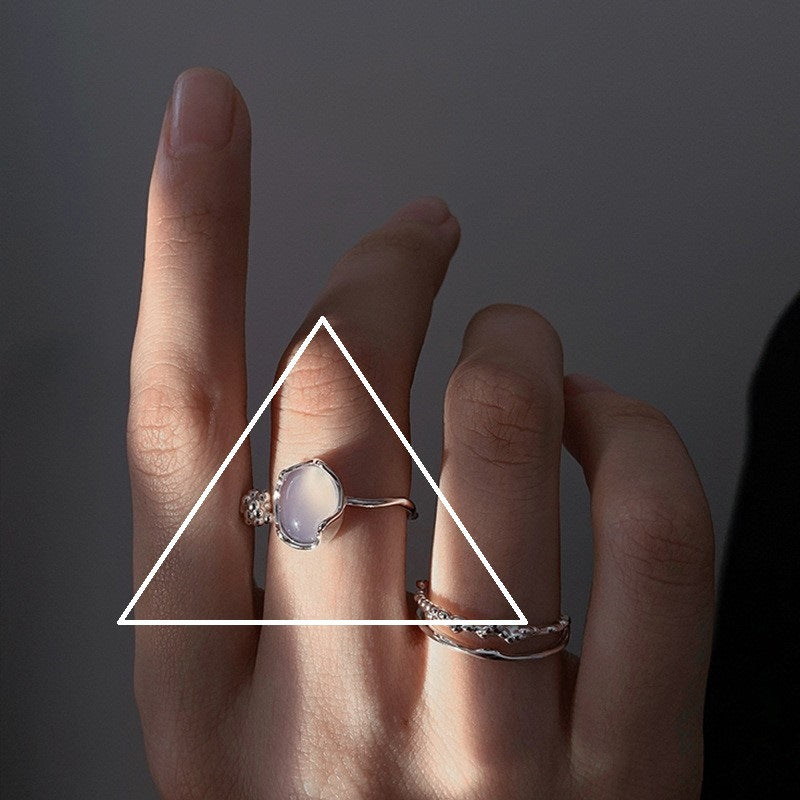 Irregular High-grade Moonstone Female Hollow Niche Design Rings