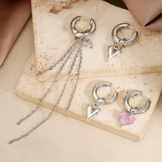 Women's Retro Style Personalized Design Light Luxury High-grade Heart-shaped Zircon Asymmetric Earrings