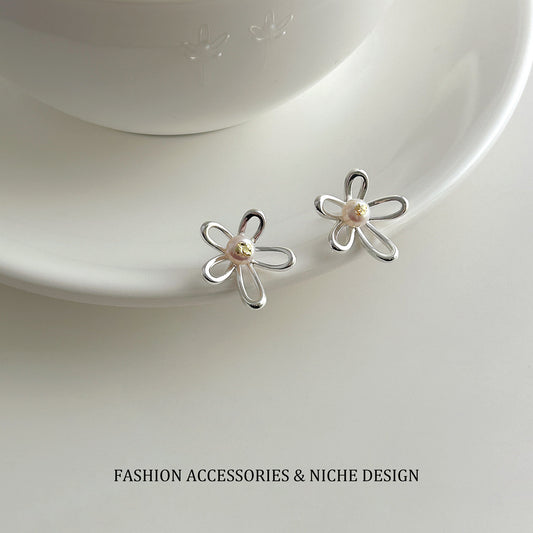 Big Flower Ear Temperament Entry Lux Earrings