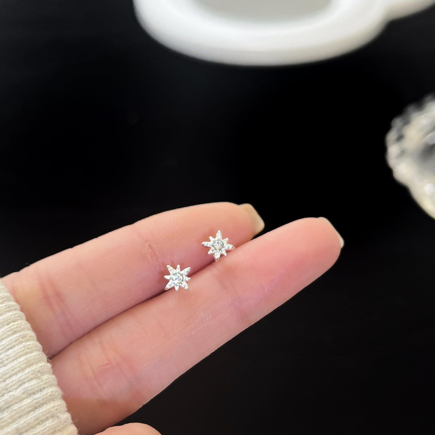 Cool Collection Female Zircon Temperament Live Earrings