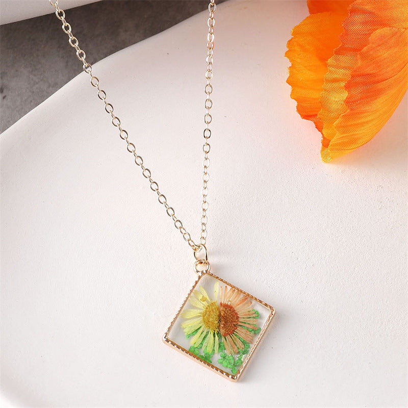 Retro Resin Dried Flower Mori Style Necklaces