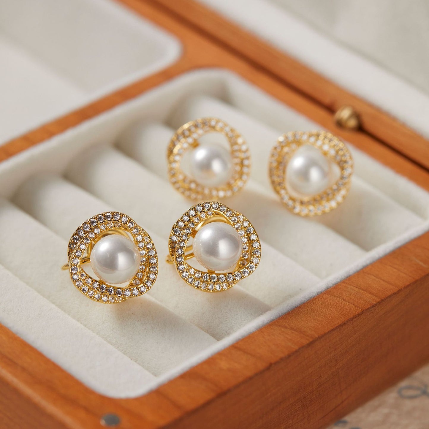 Women's Painless Pearl Mosquito Coil Ear Clip Earrings