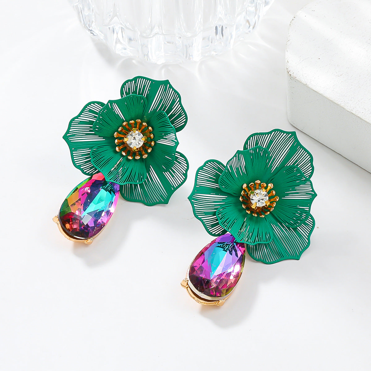 Women's Geometric Flower Cutout High-grade Fashionable Earrings