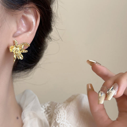 Women's Three-dimensional Flowers Retro High Sense Mosquito Coil Ear Clip