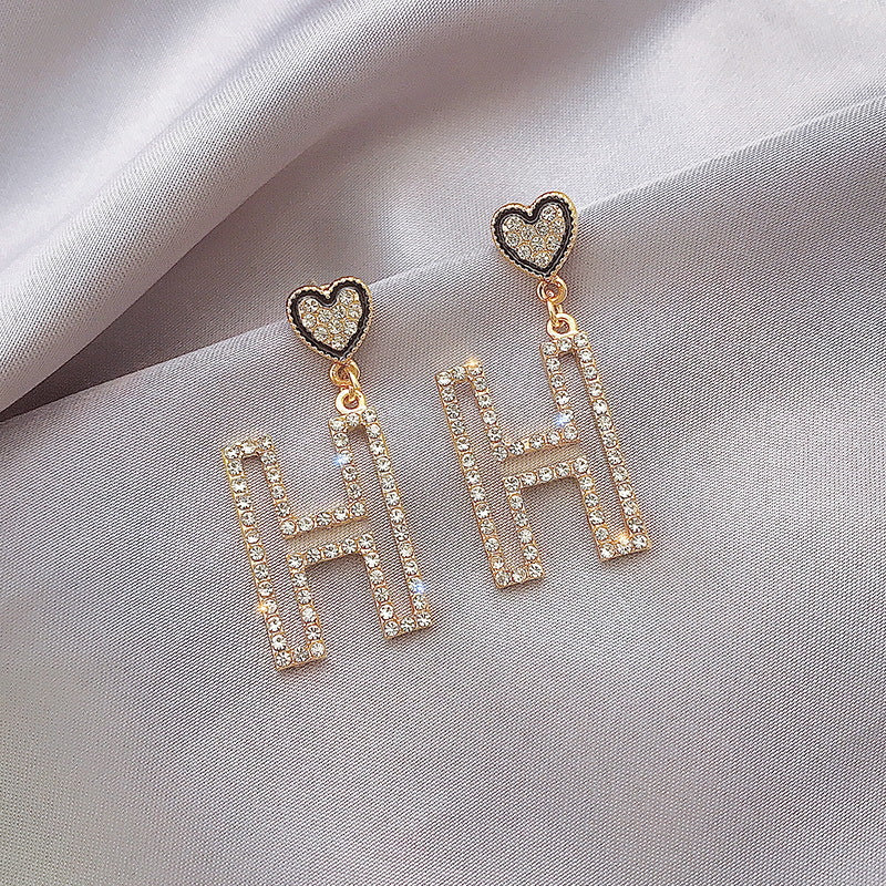 Women's Vintage Pearl Letters Classic Style Ear Earrings