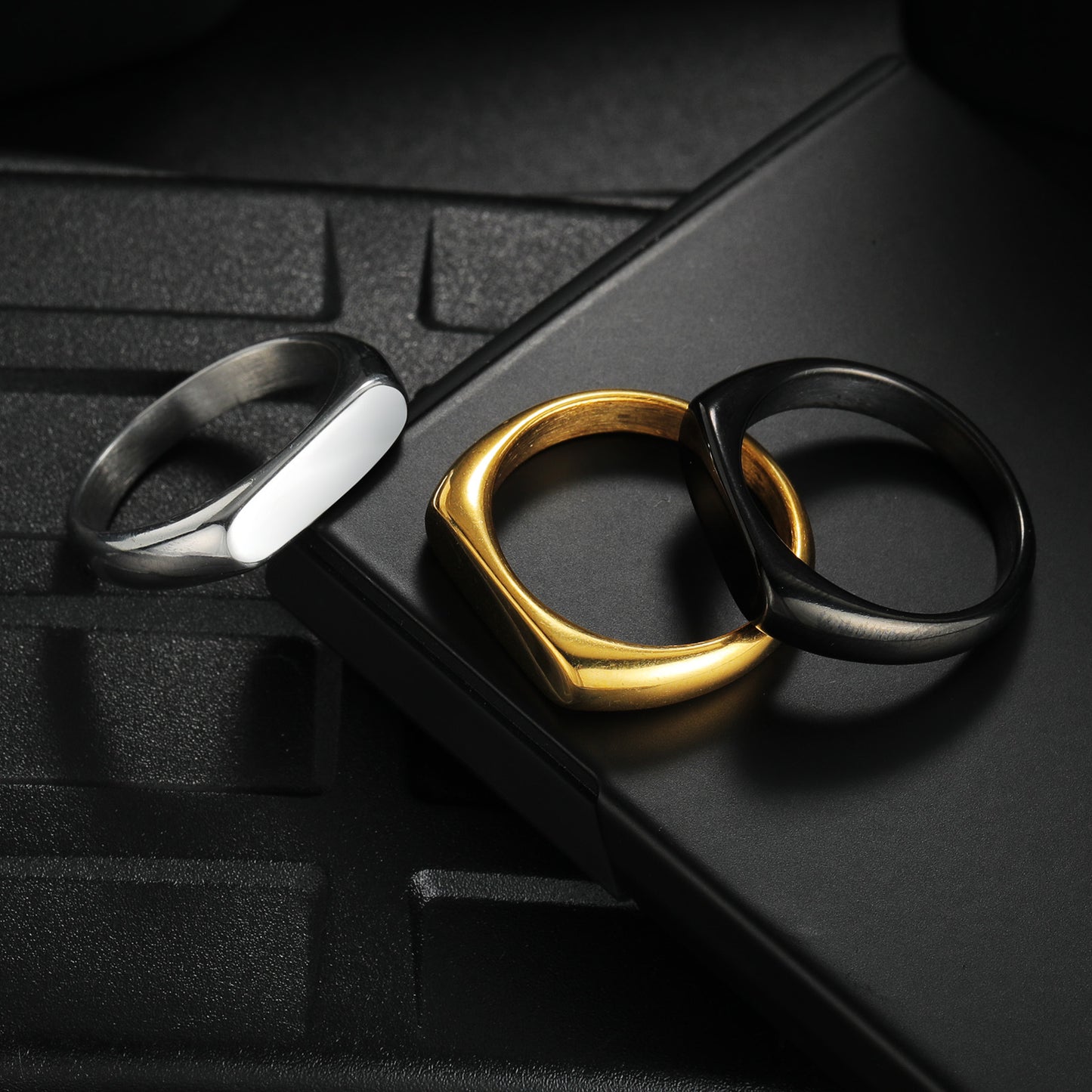 Women's Retro Simple Titanium Steel Casting Strip Rings