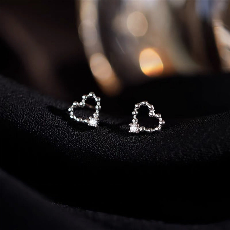 Women's Sterling Sier Needle Diamond Heart-shaped Small Earrings