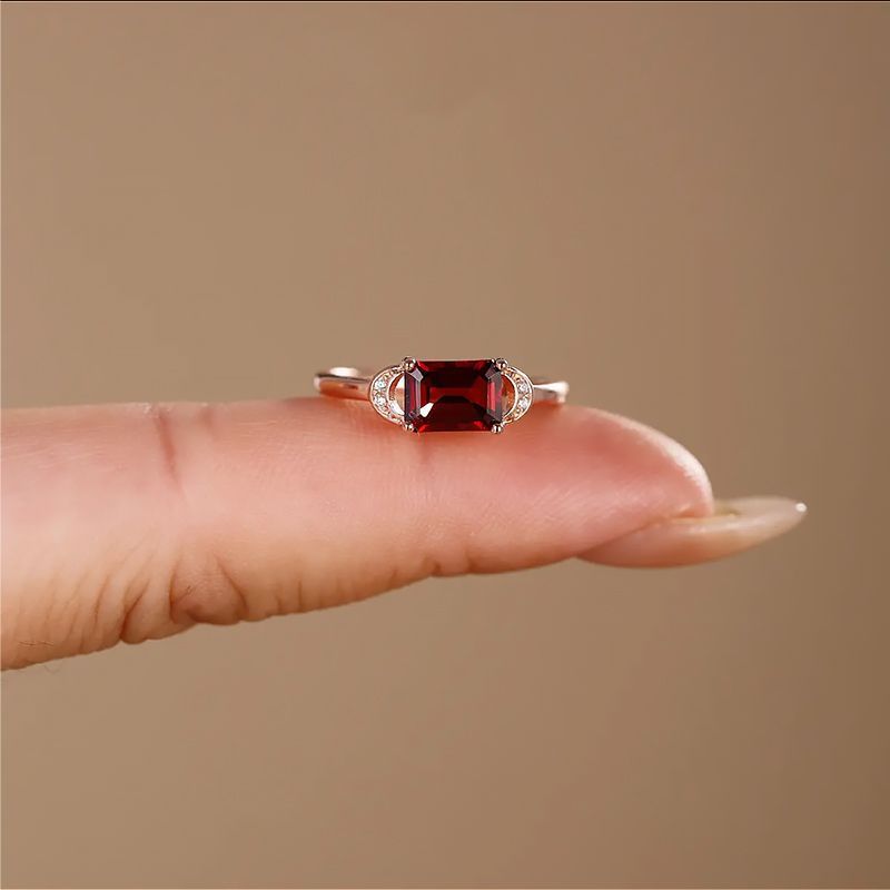 Women's Rectangular Chamfering Imitation Emerald Pigeon Blood Red Treasure Small Rings