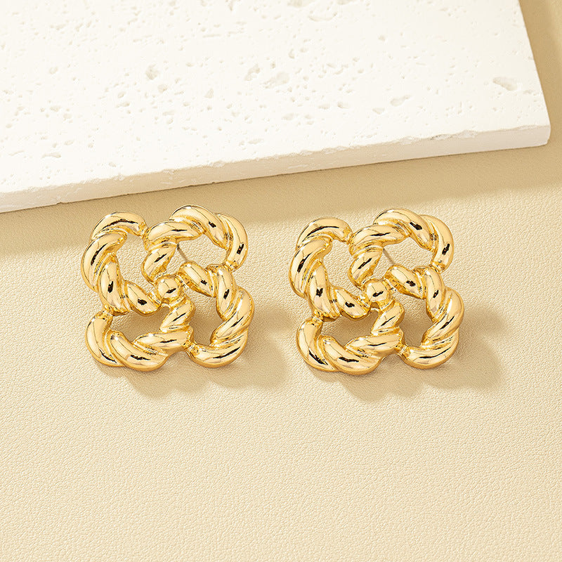 High-grade Fashion Elegant Twist Female Korean Earrings