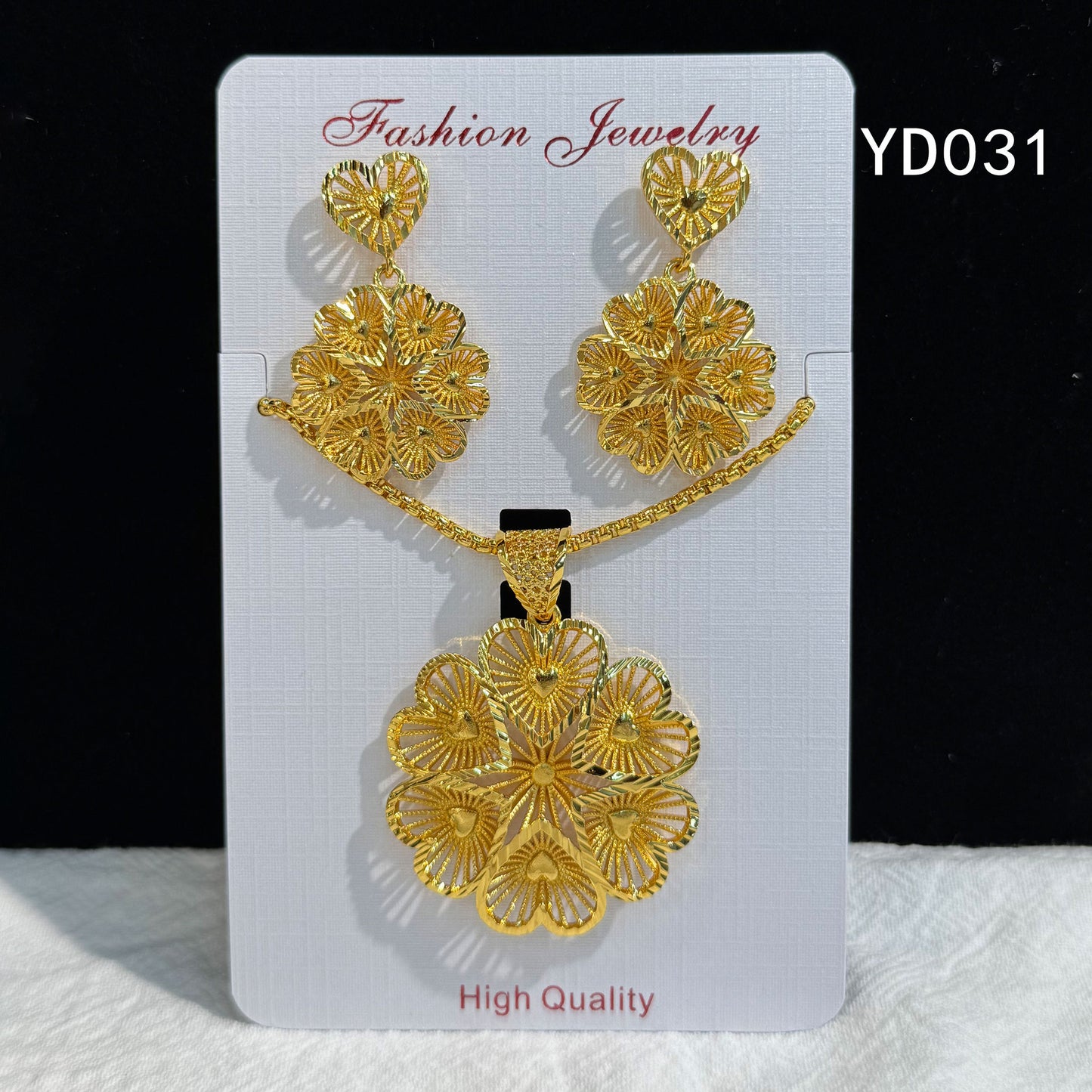 Retro Hollow Light Luxury Gold Love Plated Ethnic Jewelry Set