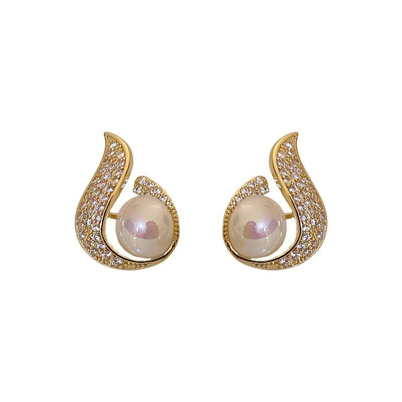 Women's Needle Light Luxury Hot Pearl Elegance Retro Flashing Earrings
