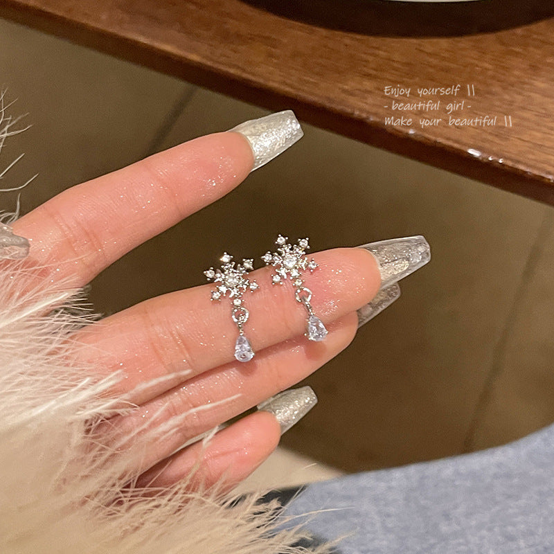 Sier Needle Light Luxury Minority Snowflake Zircon Ear Tide Graceful Stud Earrings
