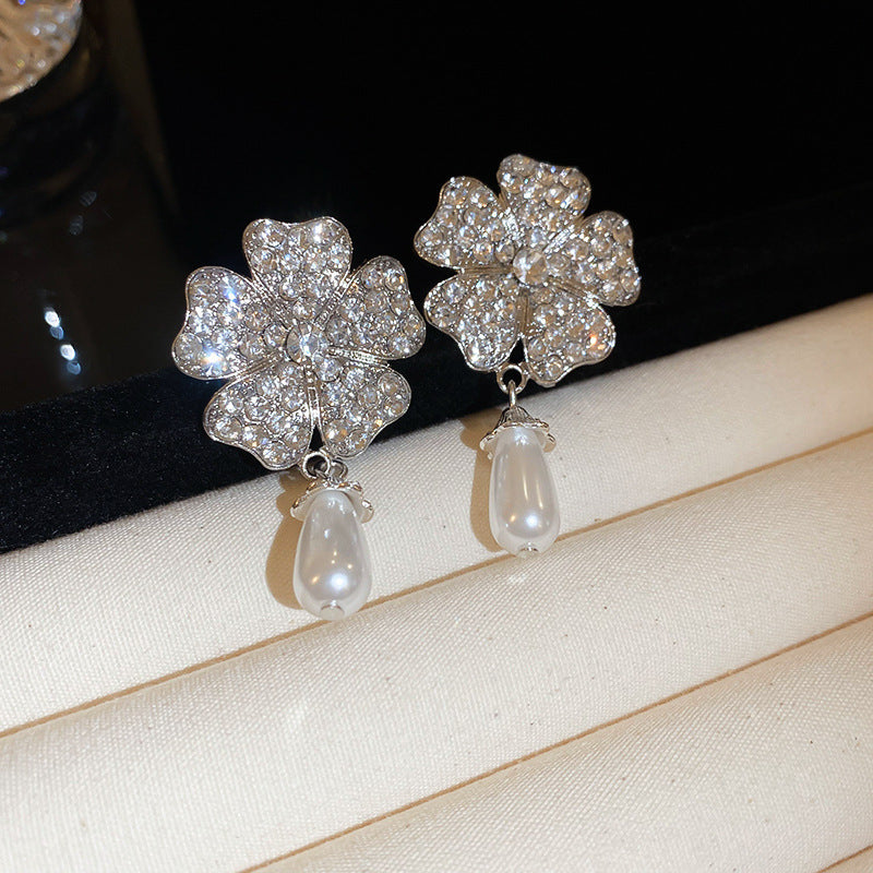 Drop Light Luxury Minority Clavicle Chain Palace Style Earrings