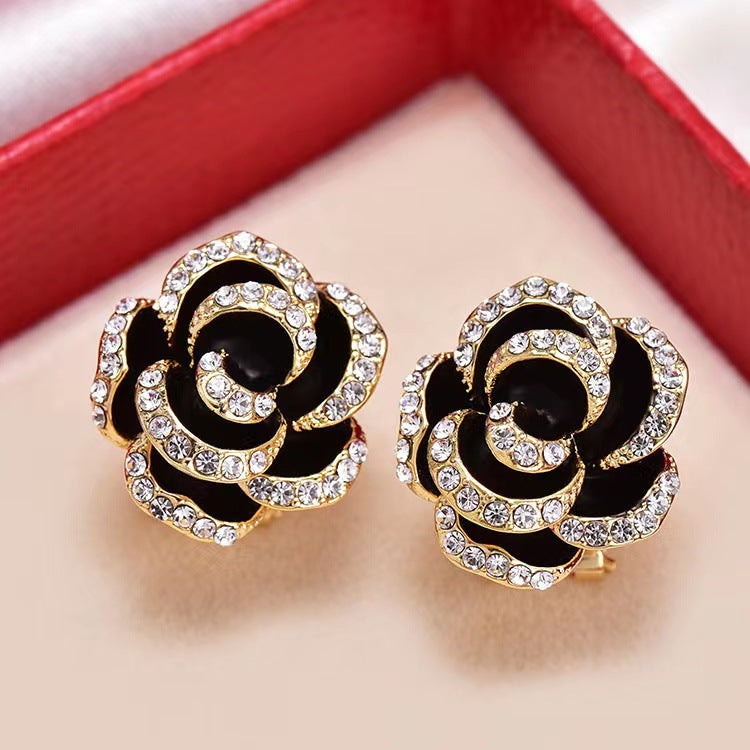 Women's Black Flower Simple Small Indifference Trend Graceful Stud Earrings