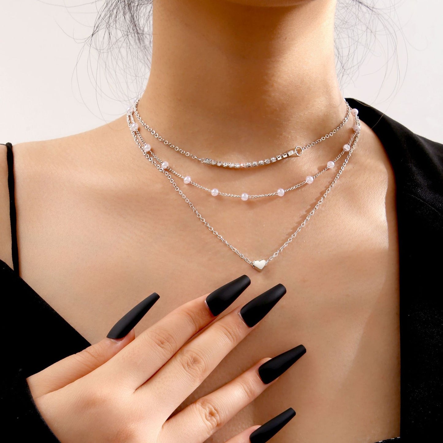 Women's Fashion Pearl Chain Light Luxury Temperament Pendants