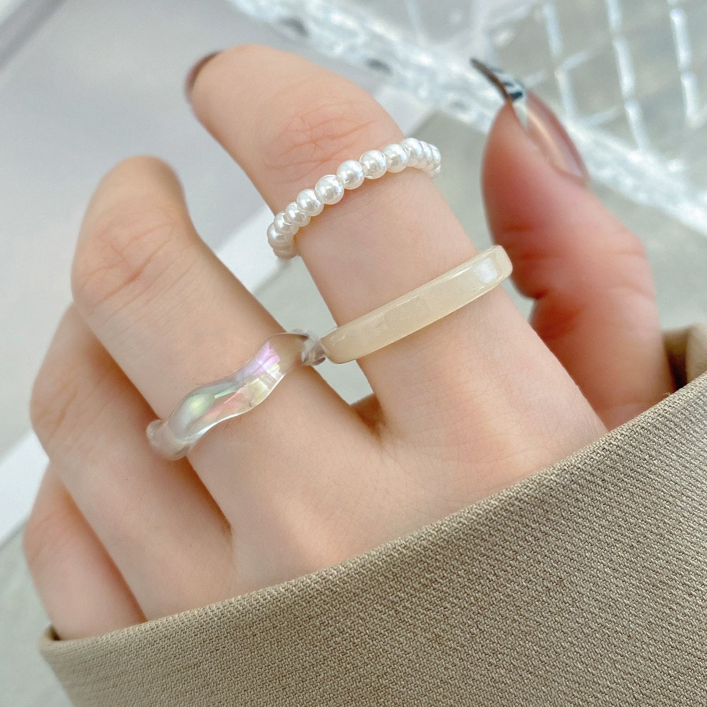 Simple Resin Pearl Female Niche Senior Acrylic Suit Ring