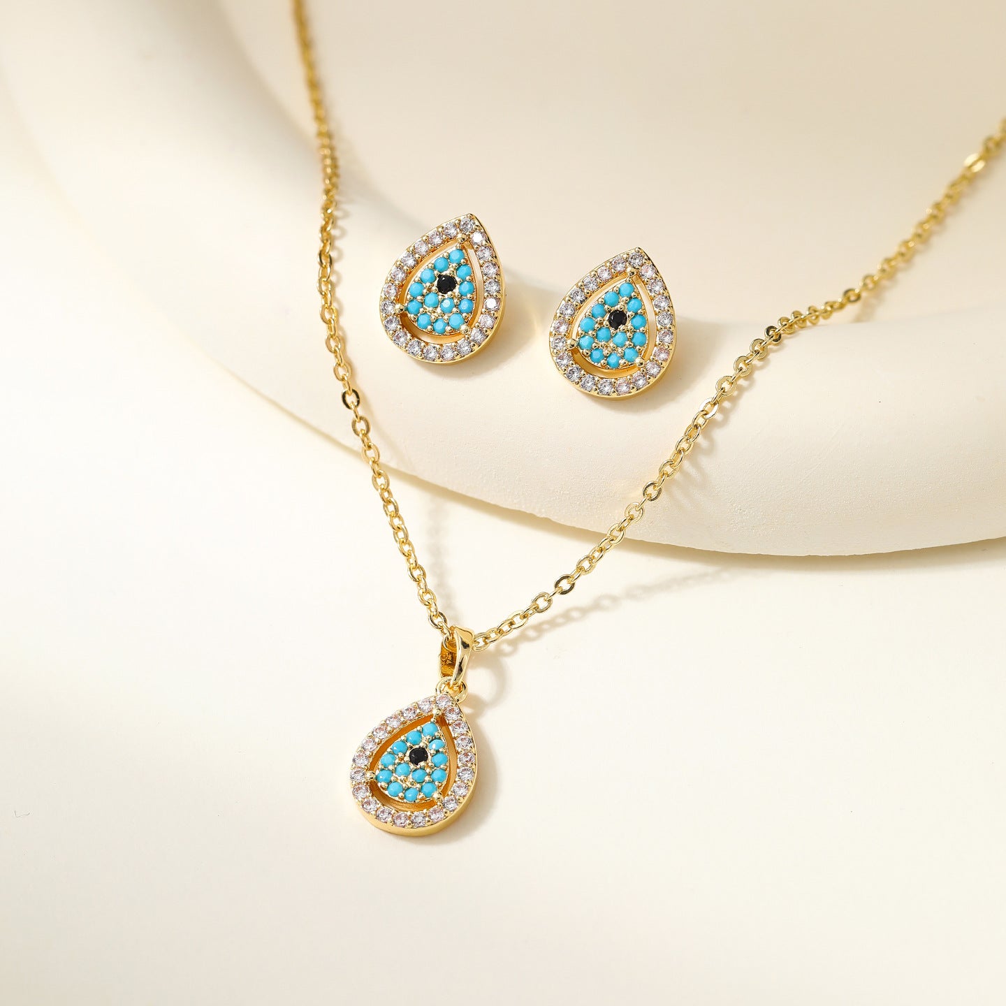 Women's Clover Diamond In The Debris Butterfly Necklaces