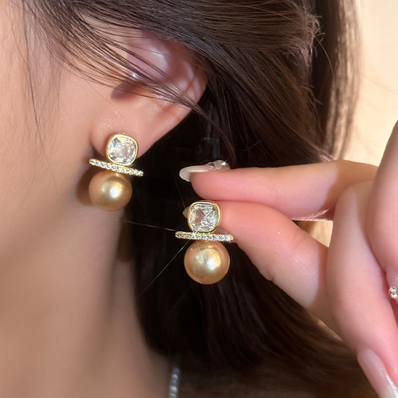Women's Vintage Pearl Light Luxury Fashion High Sense Earrings