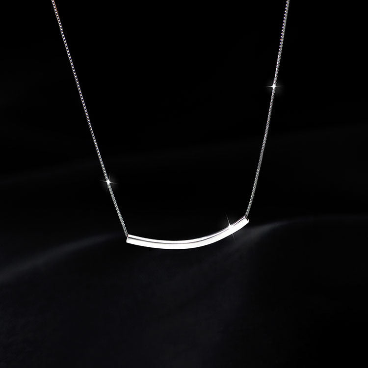 Women's Geometric Smile Simple Elegant Sweater Chain Light Necklaces