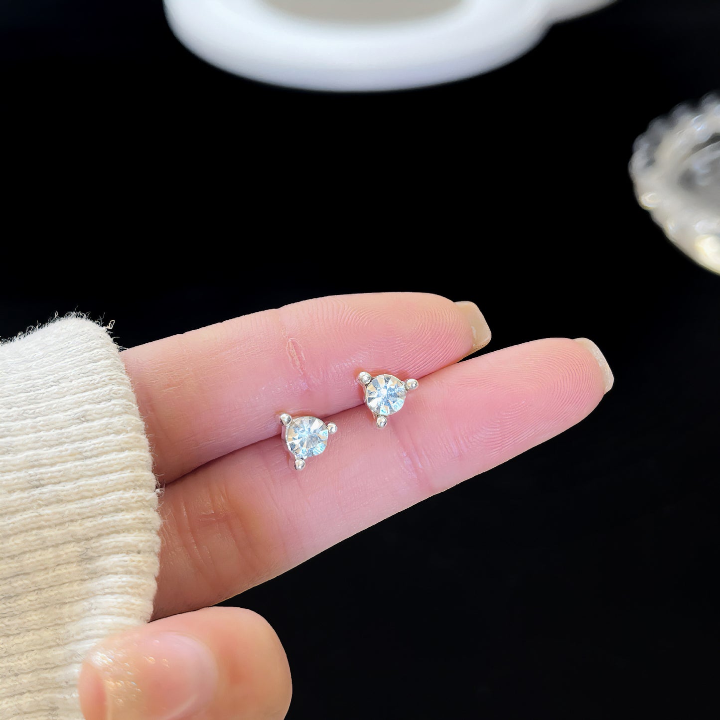 Cool Collection Female Zircon Temperament Live Earrings