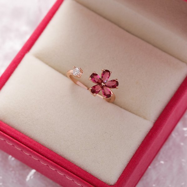 Women's High-grade Sweet Love Heart Flowers Open Rings