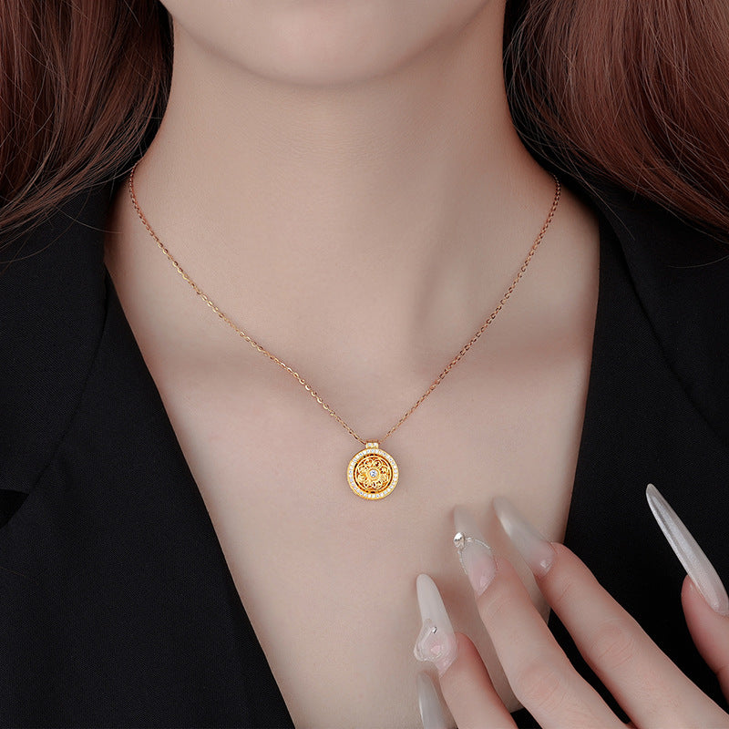 Female Good Luck Comes Ancient Clavicle Necklaces