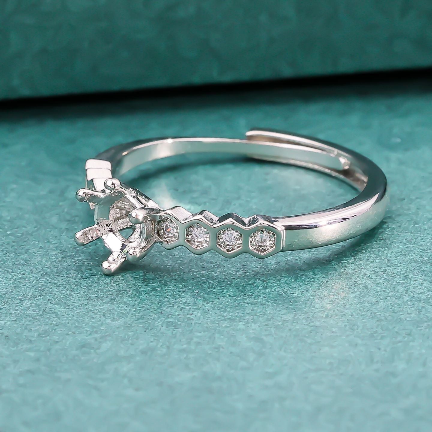 Frame Inlaid Round Chinese Diamond Pointed Ring