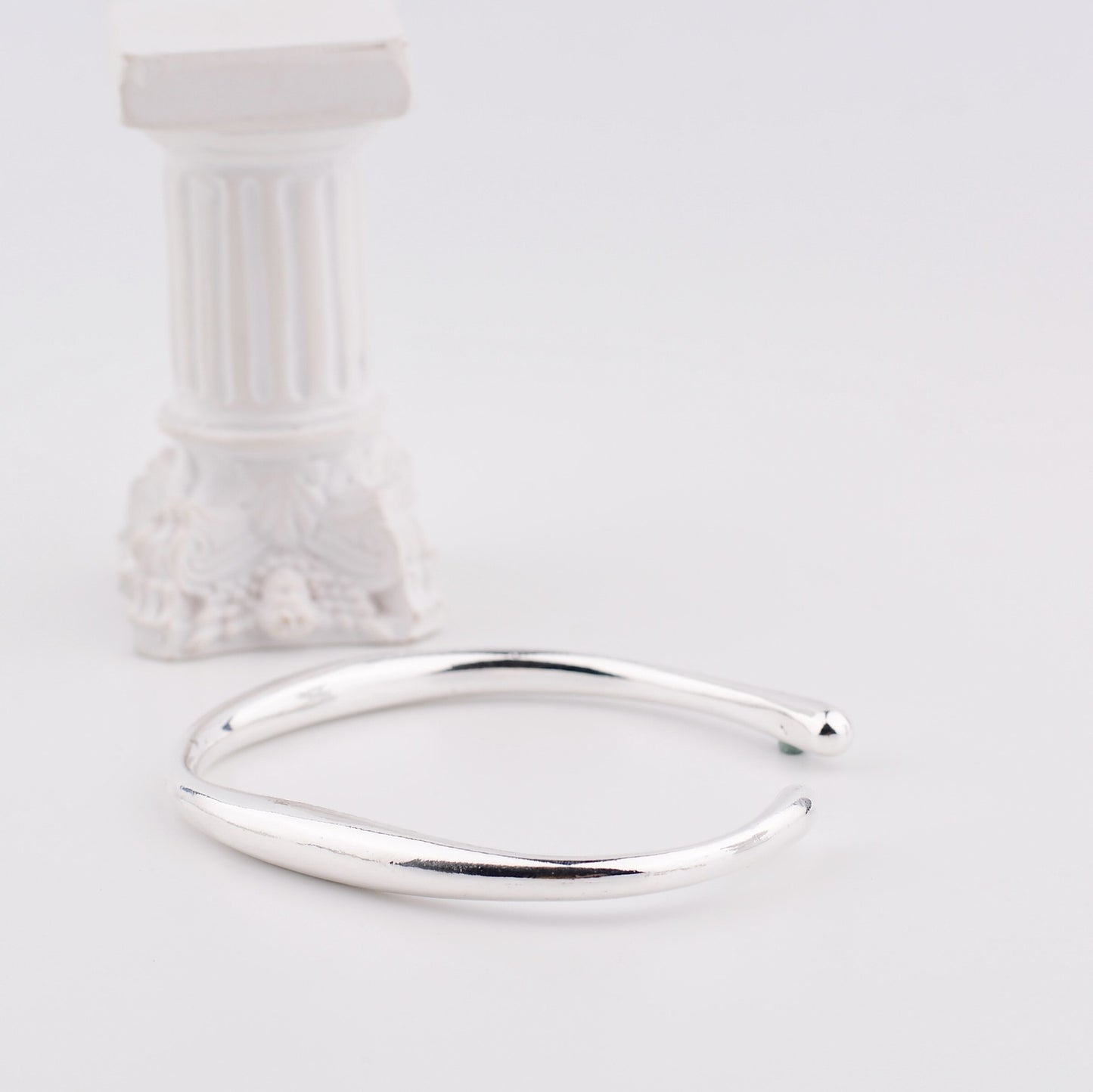 Geometric Streamline Female Temperament Simple Cold Style Bracelets