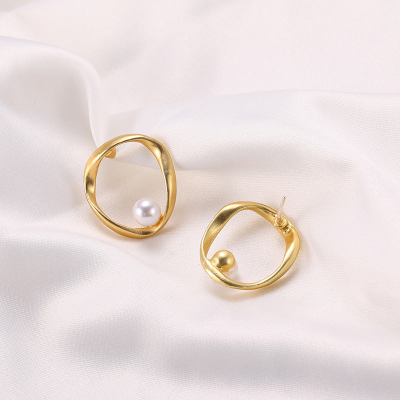 Women's Korean Pearl Simple Temperamental Ear Earrings