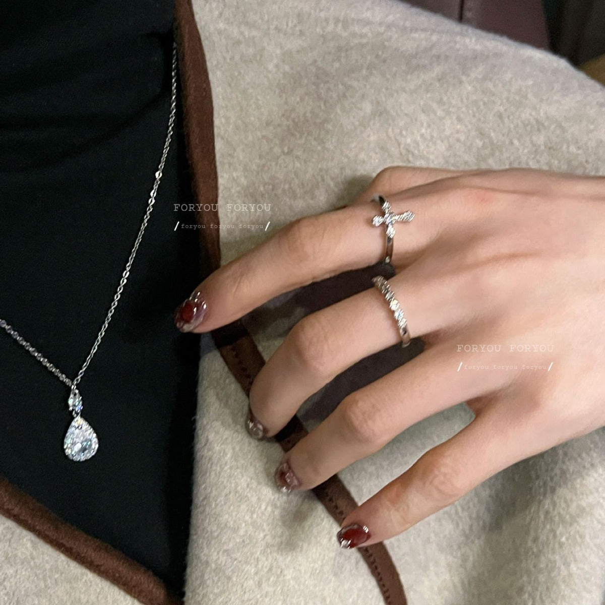 Show Thin Hands Cross Twin Sier Cold Style Rings