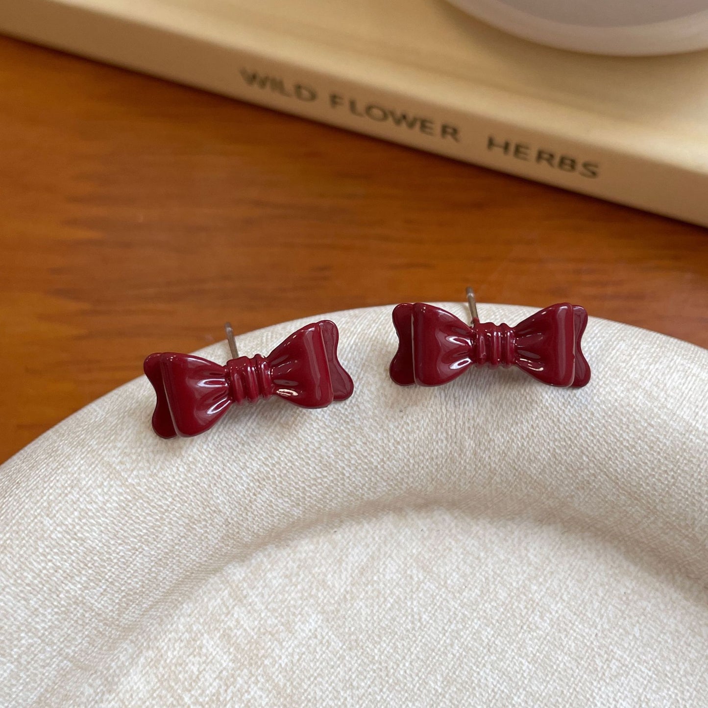 Small Exquisite Bow Female Sier Needle Earrings