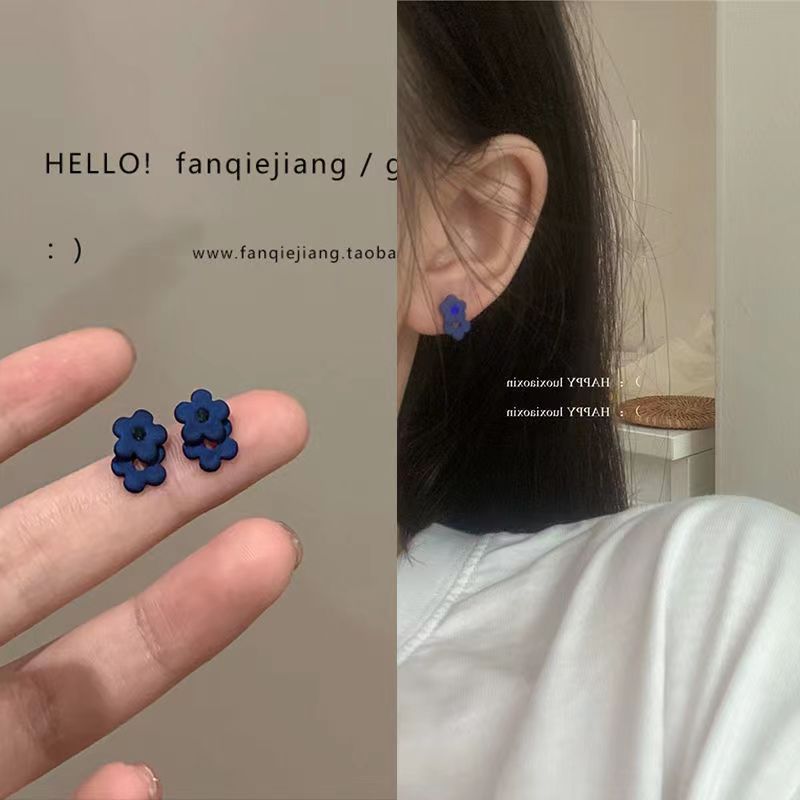 Fresh Sweet Cartoon Bunny Bear Love Heart Minority Design Refined Stud Earrings