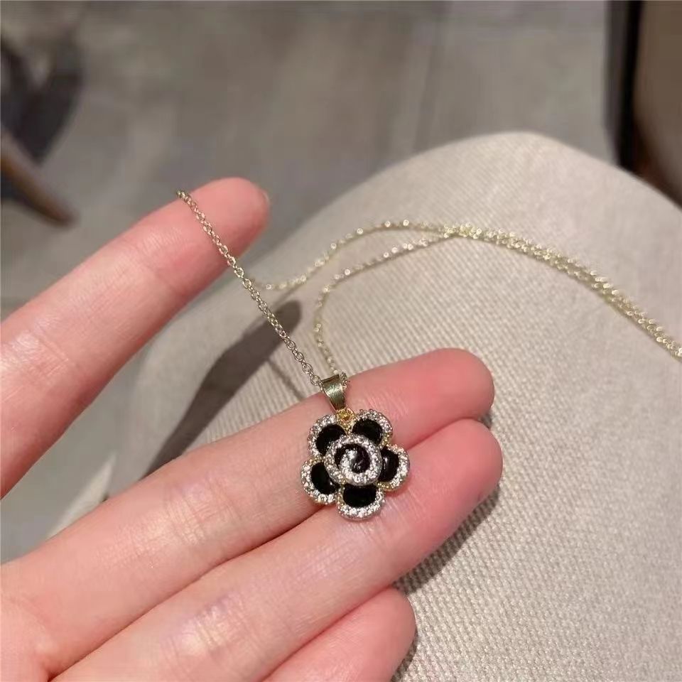 Niche Black Camellia Female Clavicle Chain Necklaces