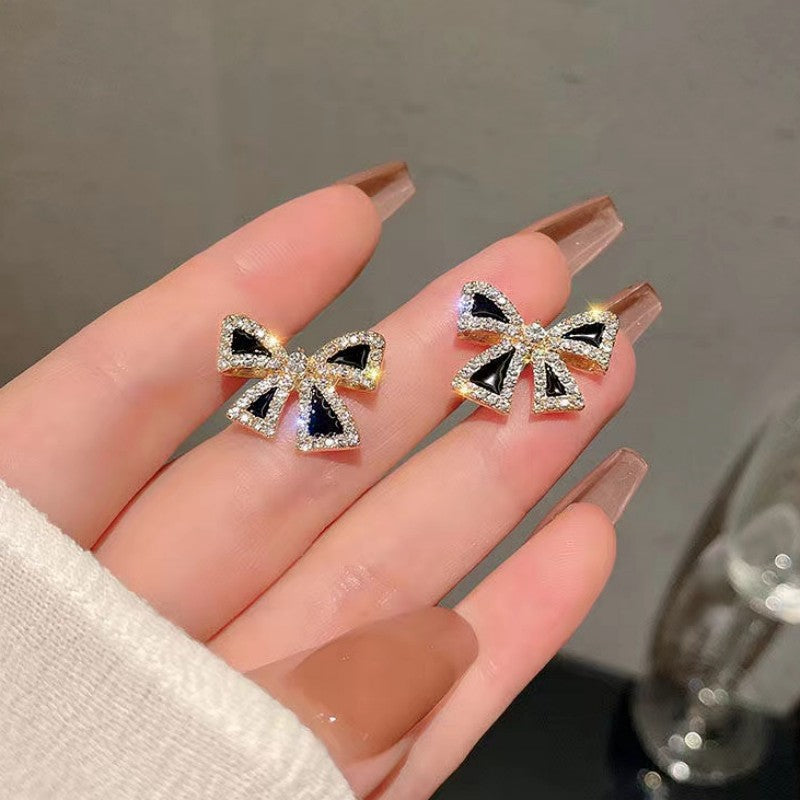 Women's Retro Black Style Fashion Elegant Graceful Earrings