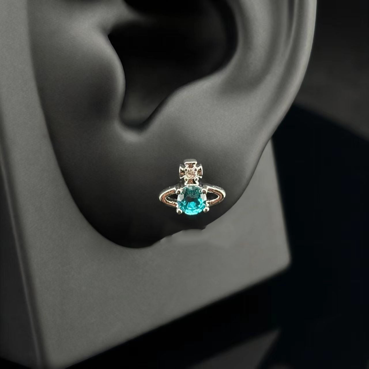Pa Green Zirconium Umbilicaria Bone Nail Collection Earrings