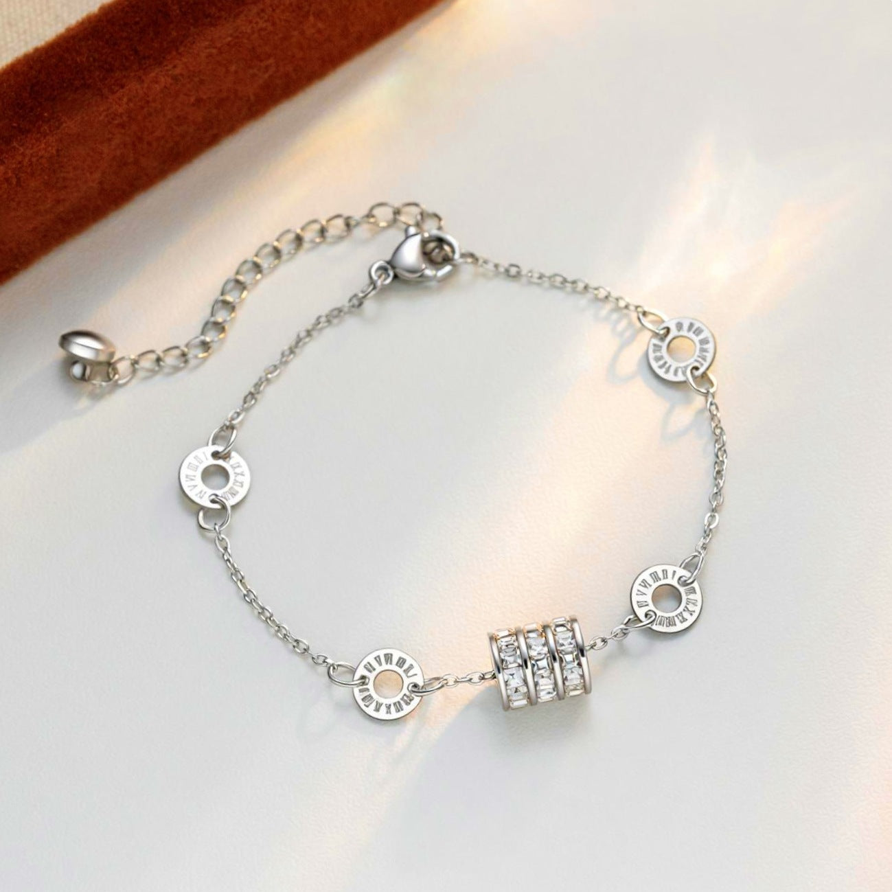 Small Waist Titanium Steel Female Special Interest Light Luxury High-grade Bracelets