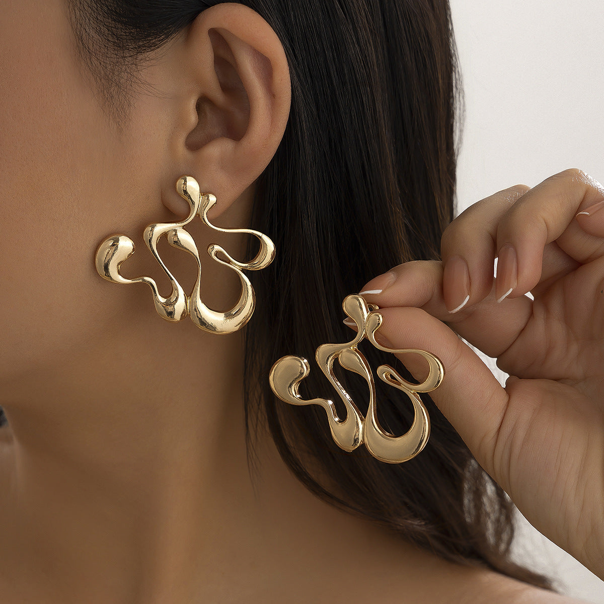 Comma Design Sense Female Geometric Glossy Earrings
